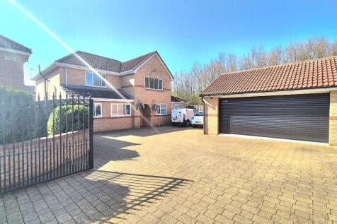 5 bedroom detached house for sale