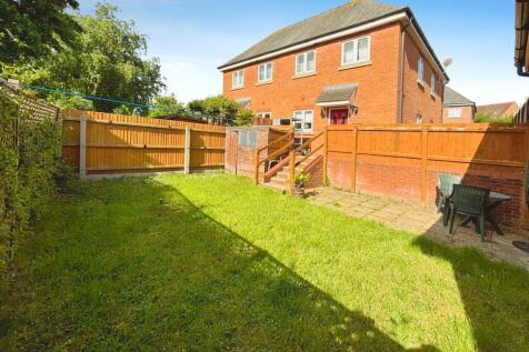 King John Road, Gillingham, Dorset, SP8 1 bed end of terrace house for sale