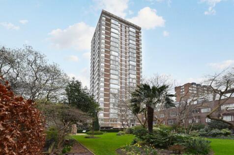 UNMODERNISED FLAT  Quadrangle Tower... 3 bed flat for sale
