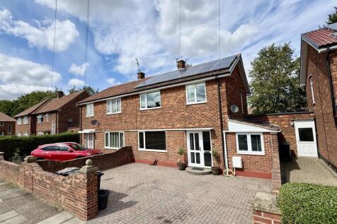 4 bedroom semi-detached house for sale
