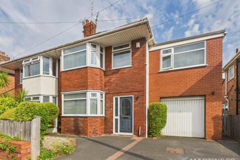 4 bedroom semi-detached house for sale