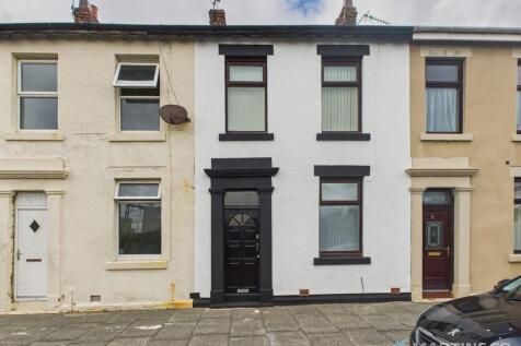 Enfield Road, . FY1 3 bed terraced house for sale