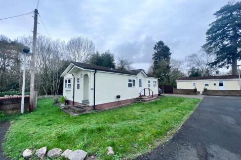 Wyatts Covert, Denham 2 bed park home for sale