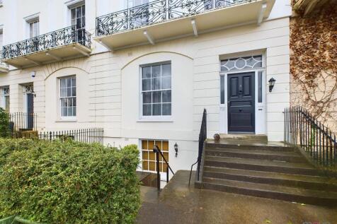 Clarence Square, Cheltenham GL50 1 bed apartment for sale