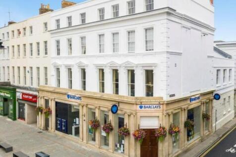 3 bedroom flat for sale