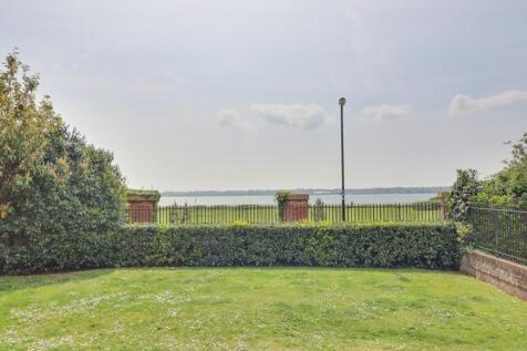 Hulton Close, Waterside Park 1 bed ground floor flat for sale