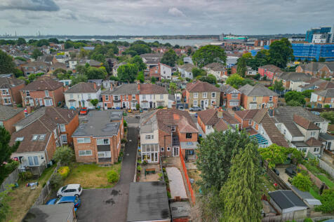 Florence Road, Woolston 2 bed terraced house for sale