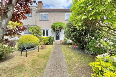 Manor Way, Brentwood CM14 3 bed terraced house for sale