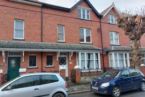 7 bedroom house for sale