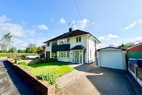 3 bedroom semi-detached house for sale