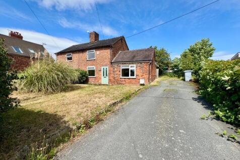 2 bedroom semi-detached house for sale