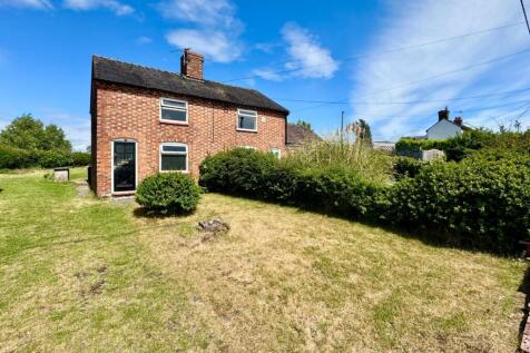 1 bedroom semi-detached house for sale