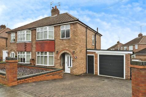Howe Hill Close, North Yorkshire YO26 3 bed semi