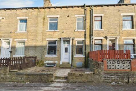Mayfield Grove, West Yorkshire HX1 2 bed terraced house for sale