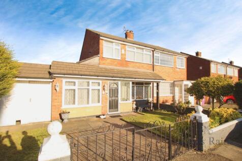 4 bedroom semi-detached house for sale
