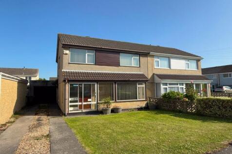3 bedroom semi-detached house for sale