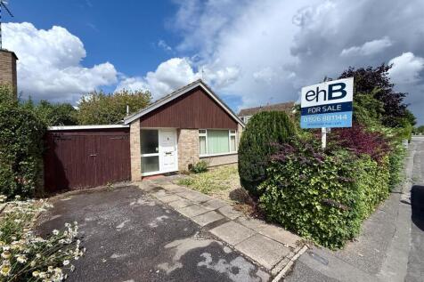 Willow Drive, Wellesbourne, Warwick 2 bed bungalow for sale