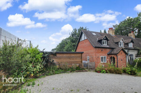 Stone Street, Westenhanger 3 bed end of terrace house for sale