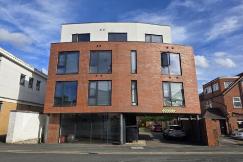 Studio flat for sale