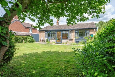 Newmarket CB8 3 bed detached bungalow for sale