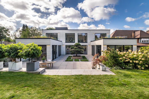 6 bedroom house for sale