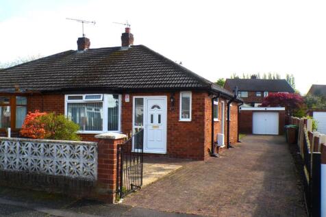 2 bedroom semi-detached bungalow for sale