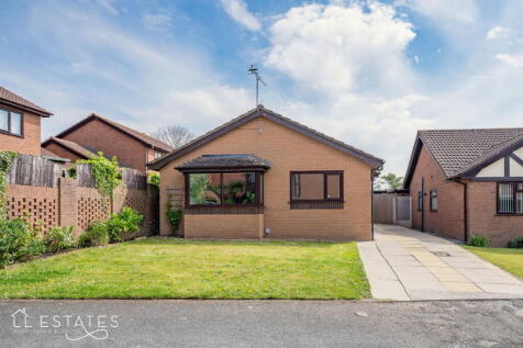 2 bedroom detached bungalow for sale