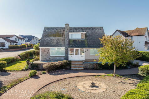 4 bedroom detached bungalow for sale