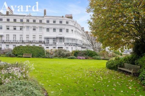 Lewes Crescent, Brighton BN2 1 bed apartment for sale