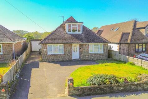 Hamsland, Horsted Keynes, RH17 2 bed chalet for sale