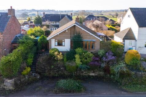 Gallows Green, Alton 2 bed detached bungalow for sale