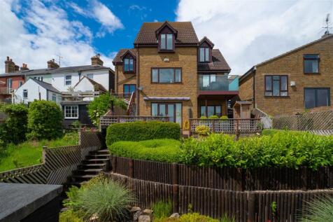 Church Road, Oare, Faversham 5 bed detached house for sale