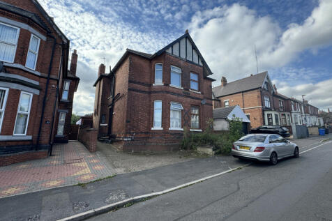 Breedon Hill Road, Derby DE23 6 bed semi