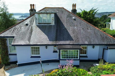 4 bedroom detached bungalow for sale