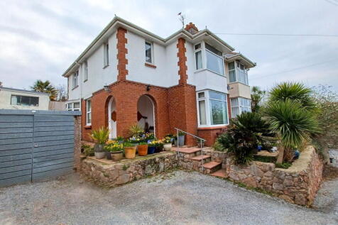 5 bedroom semi-detached house for sale