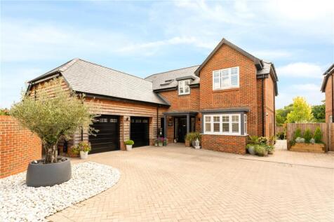 5 bedroom detached house for sale