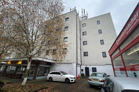 Studio flat for sale