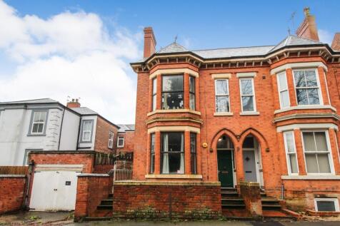 7 bedroom terraced house for sale
