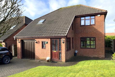 25 Spinners Way, Oldham, OL4 2QN 3 bed detached house for sale