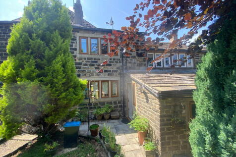 6 Shaws, Uppermill, Oldham, OL3 6JX 1 bed cottage for sale