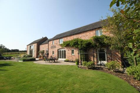 High Street, Derbyshire DE74 4 bed barn conversion for sale