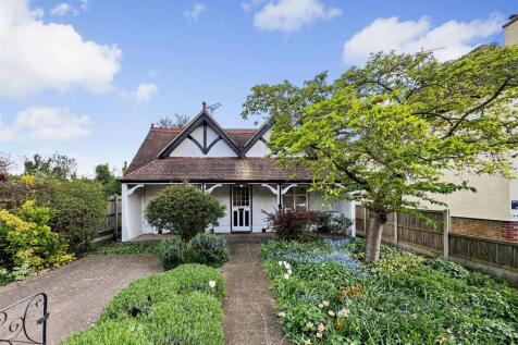 Cromwell Road, Whitstable 3 bed detached bungalow for sale