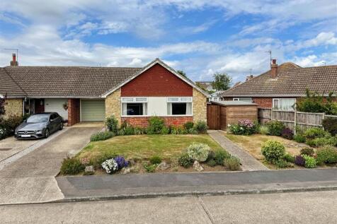 2 bedroom semi-detached bungalow for sale