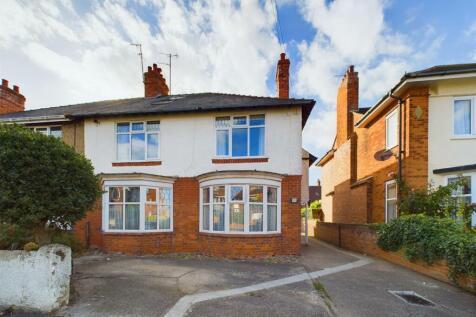 Roundhay Road, Bridlington 2 bed flat for sale