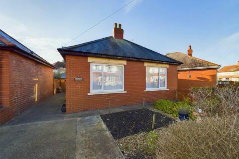 2 bedroom detached bungalow for sale