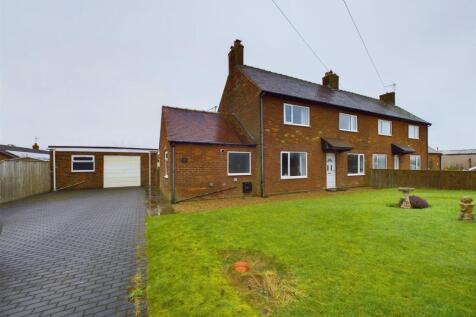 3 bedroom semi-detached house for sale