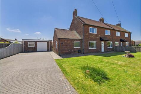 3 bedroom semi-detached house for sale