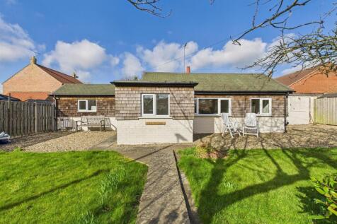 School Lane, Flamborough, 2 bed detached bungalow for sale