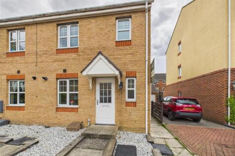 Neptune Drive, Bridlington 3 bed end of terrace house for sale