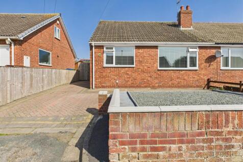 2 bedroom semi-detached bungalow for sale